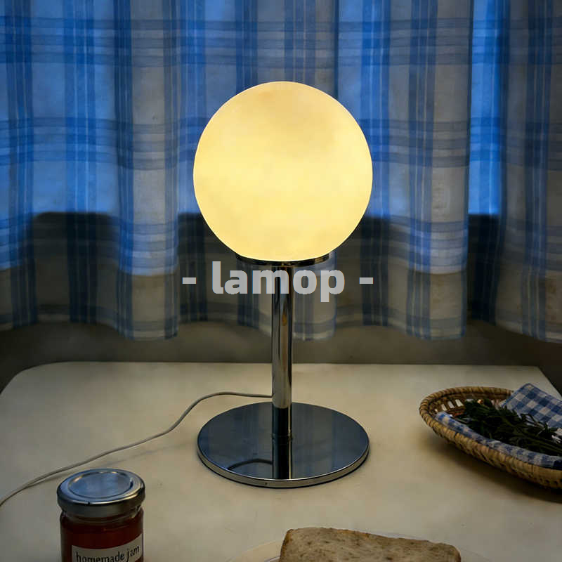 Desk Lamp - โคมไฟตั้งโต๊ะทรงกลมสีขาวนม โครเมียม ขาตั้งบาง สีครีม แสงนุ่มนวล 3