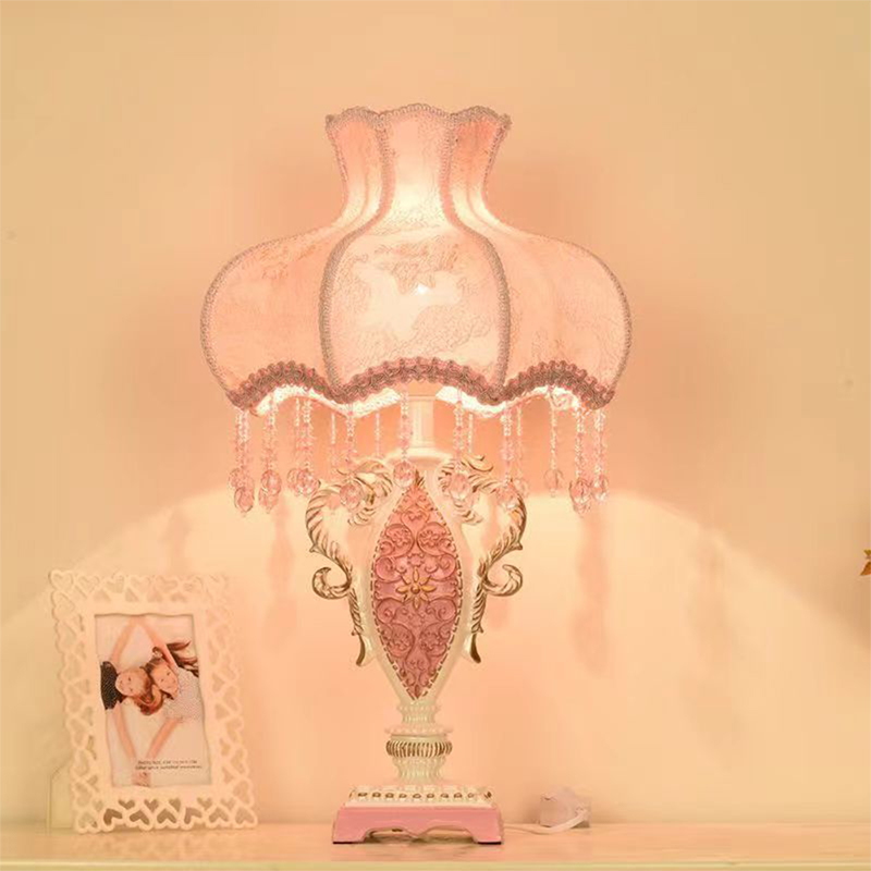 โคมไฟตั้งโต๊ะสีชมพูสไตล์ยุโรป  - Desk Lamp บทวิจารณ์และราคา